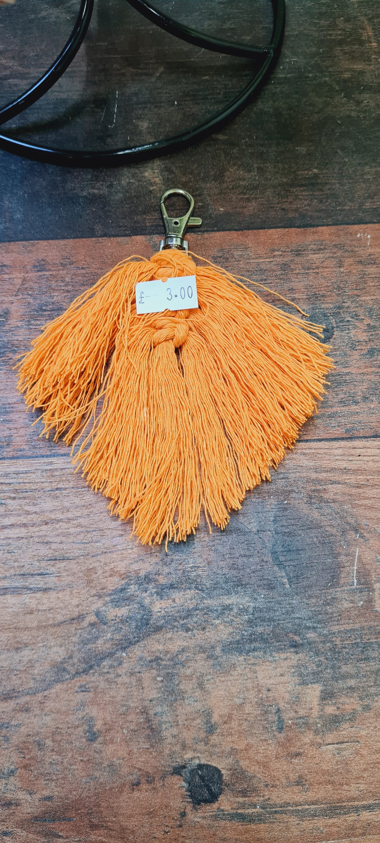 Leaf keychain